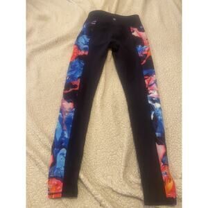 Athleta Women’s Pants Size Small Black With Floral Pattern Supplex blend